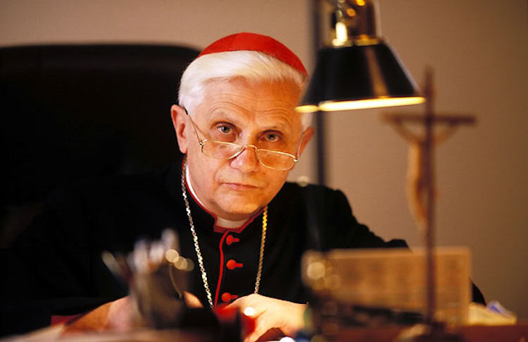 ratzinger-desk